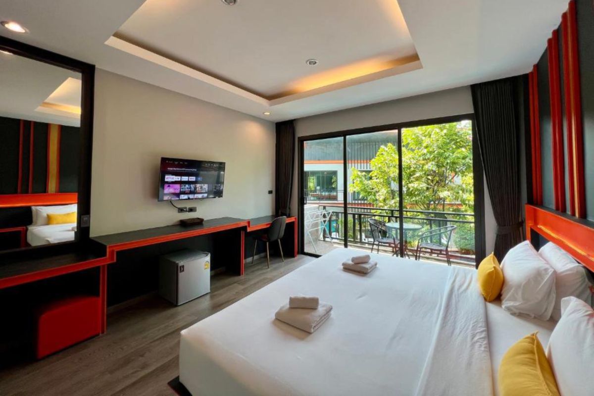 Deluxe Room with Pool View