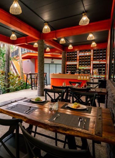 Restaurant WOW Overview