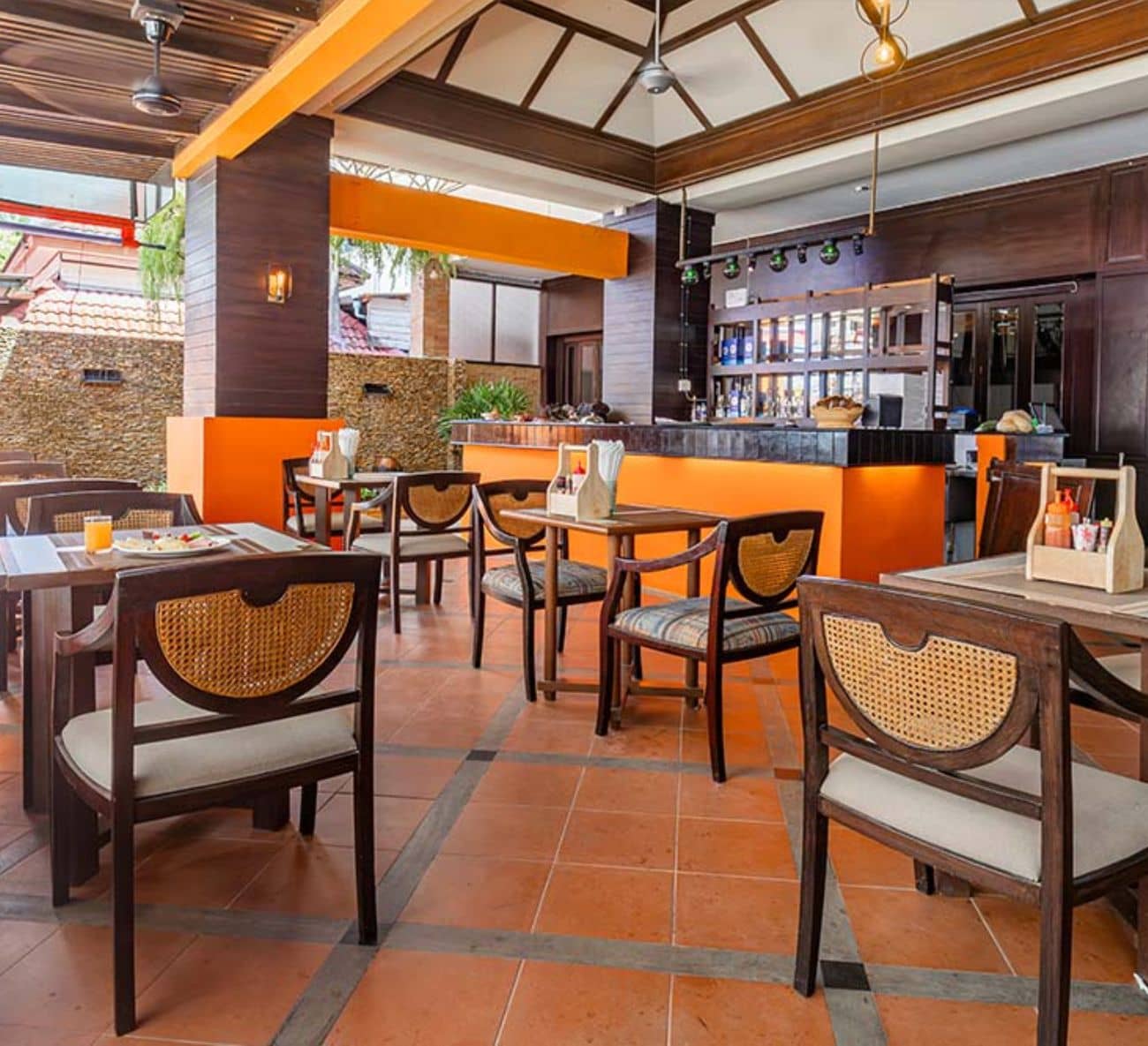 rattana-karon-restaurant